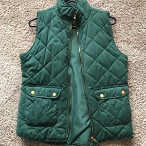 Green puff vest! 💚